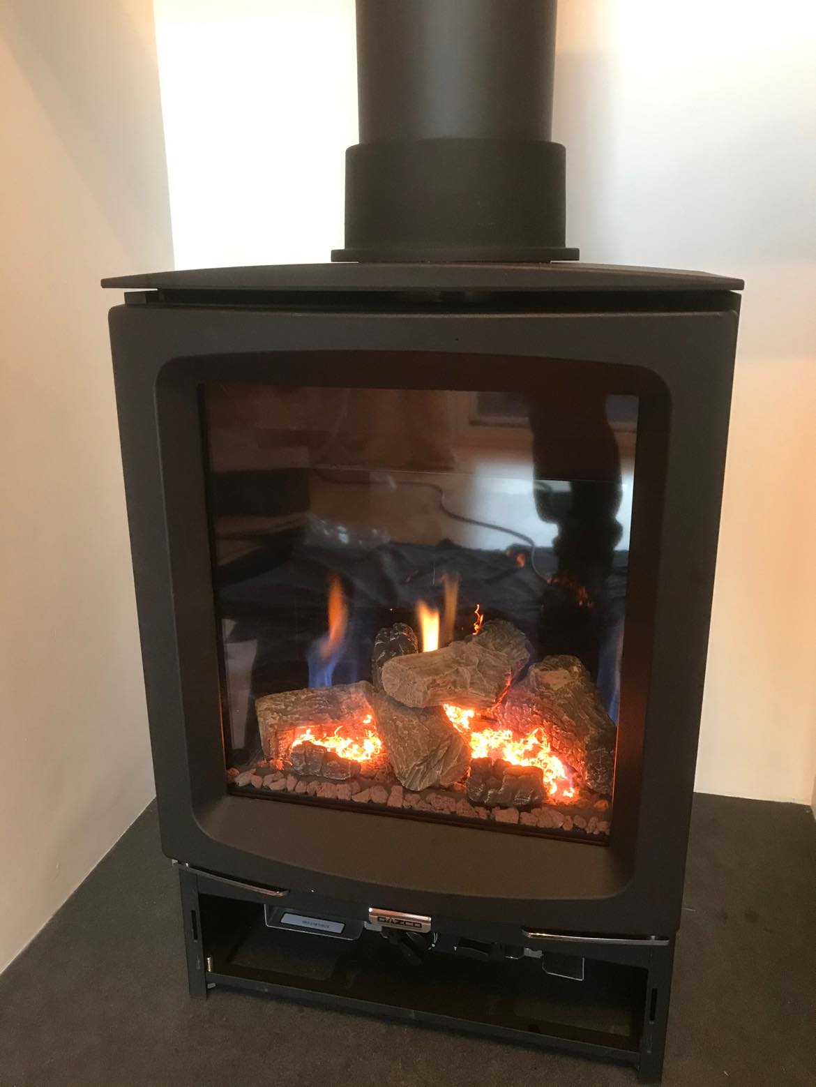 The nights are getting cooler and gas prices are still nuts…Give us a call on 07795 216410 to service your gas fire and ensure it’s burning as efficiently as possible!